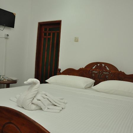 Sujatha Tourist Rest Hotel Dambulla Quarto foto